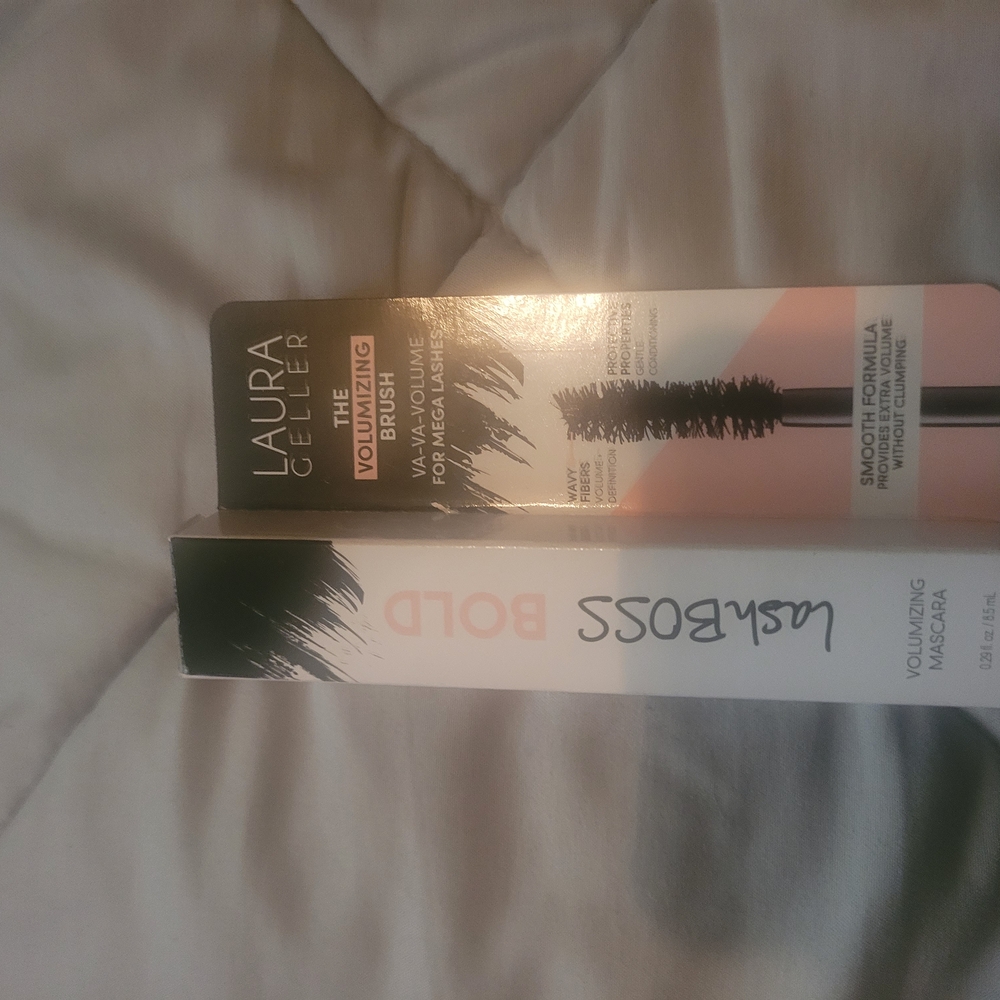 Laura Geller LashBOSS Bold Volumizing Mascara - Black